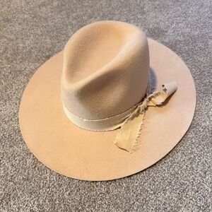 Gigi Pip cream fedora hat size 57 S/M